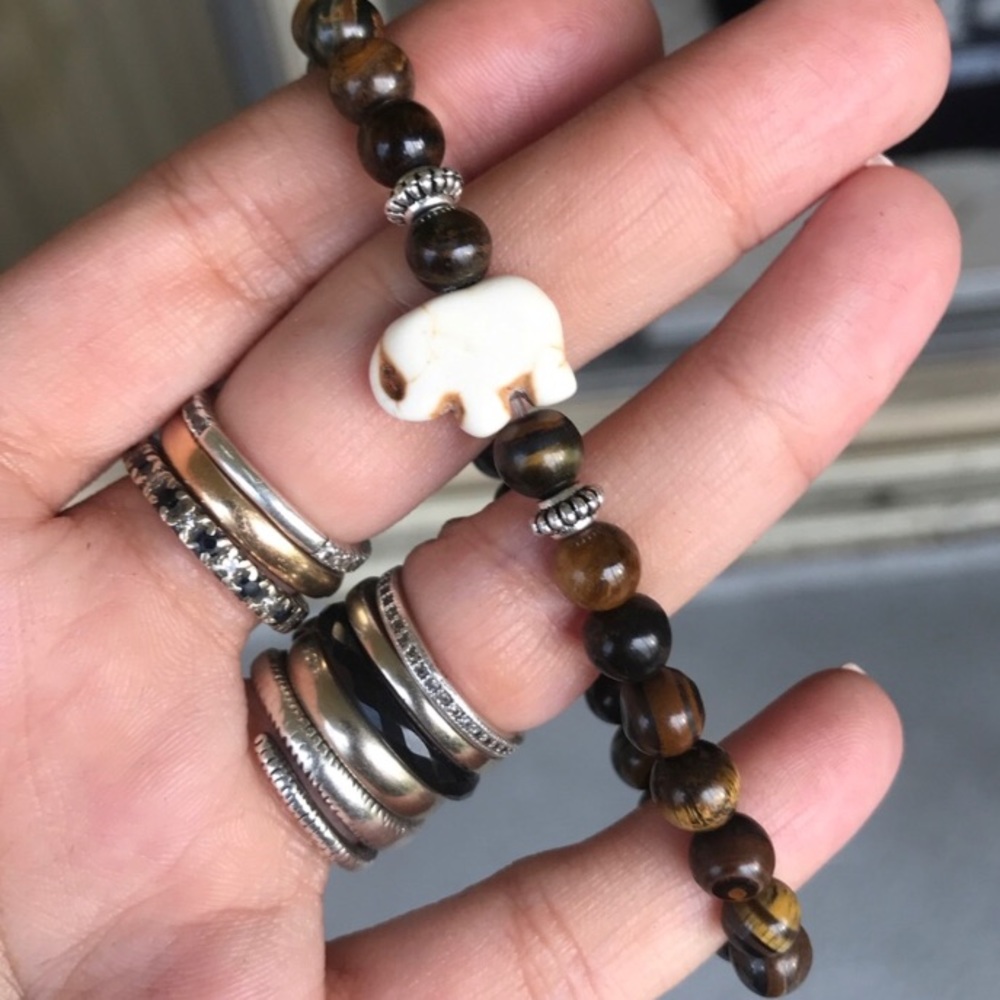 π΄SALE ! Tiger eye white elephant bead bracelet - Picture 1 of 9